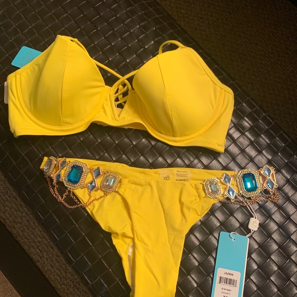 NWT Beach Bunny XL Dylan Top & XS Jazmin Bottoms! - Picture 5 of 8